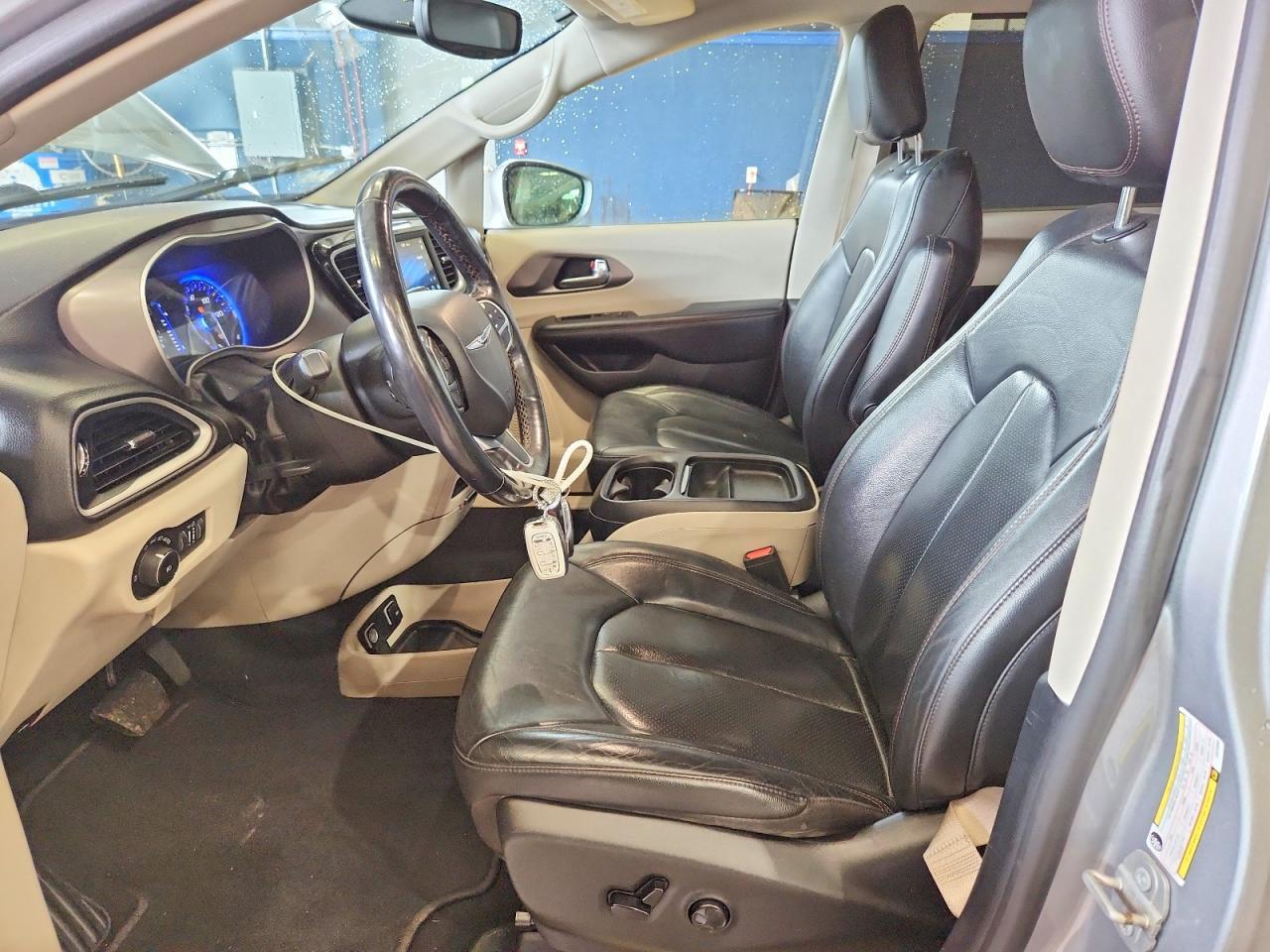 2020 Chrysler Pacifica Touring L - Image 7
