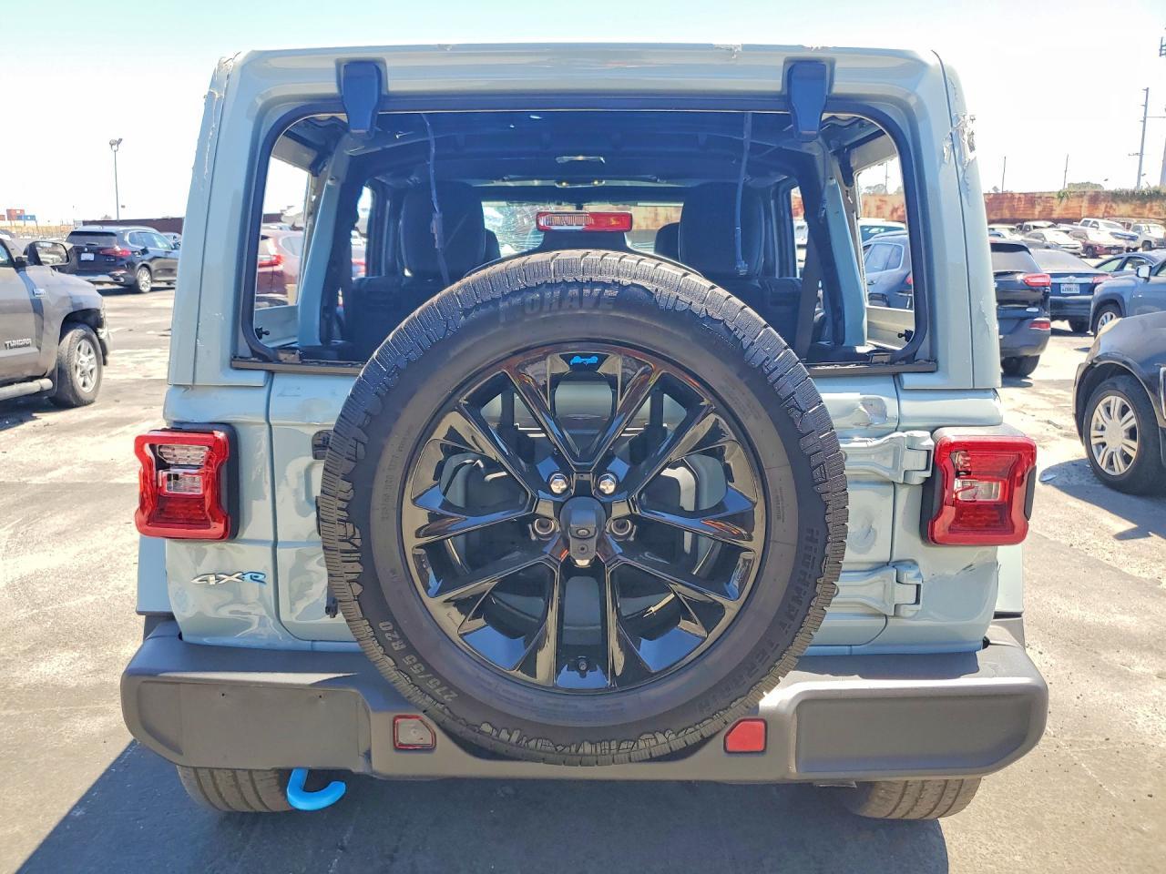 2023 Jeep Wrangler Sahara 4Xe - Image 6