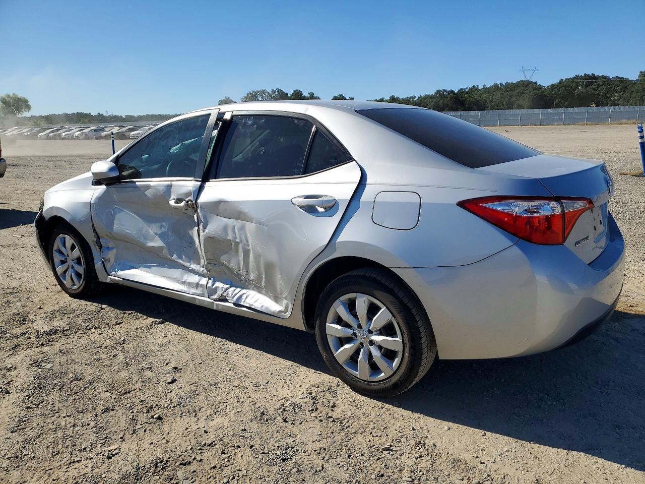 2016 Toyota Corolla Le - Фото 2