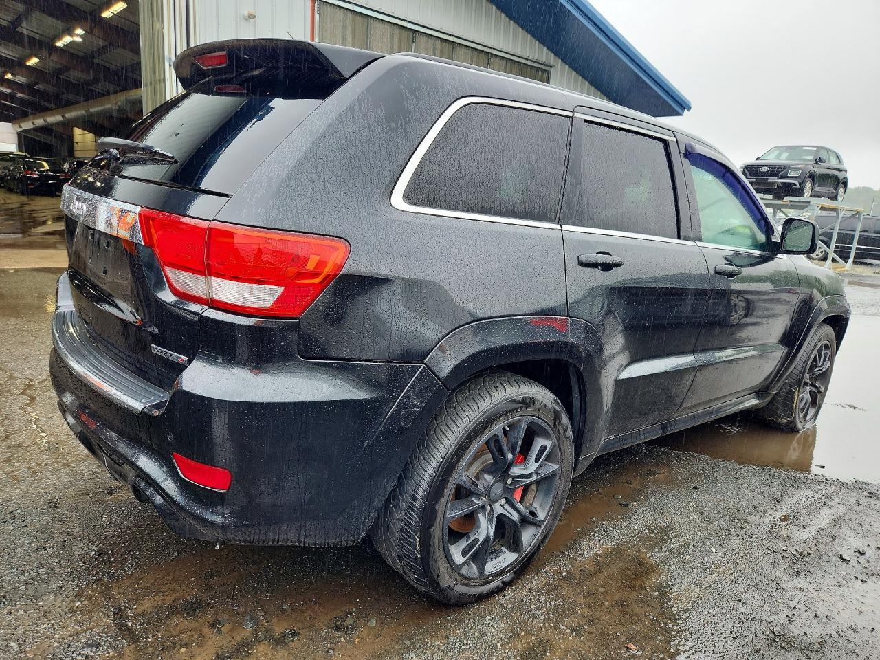 2013 Jeep Grand Cherokee Srt-8 - Image 3