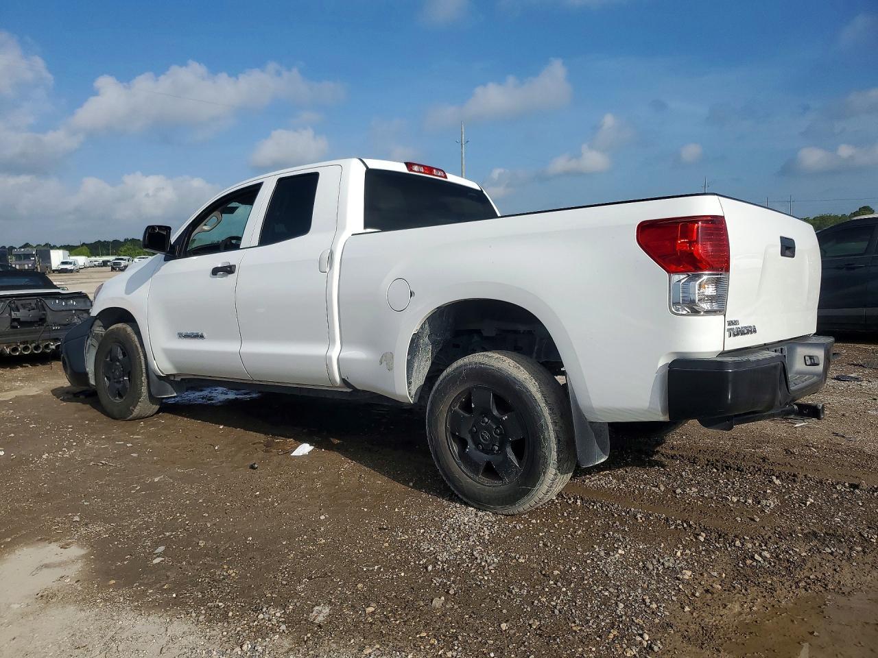 2013 Toyota Tundra Double Cab Sr5 - Image 2