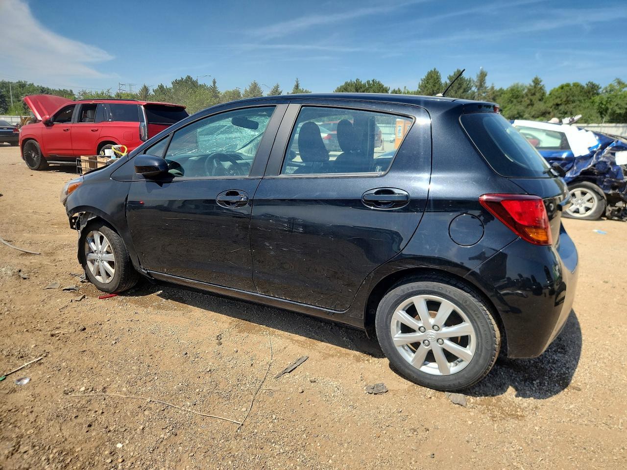 2016 Toyota Yaris 5-Door Le - Фото 2
