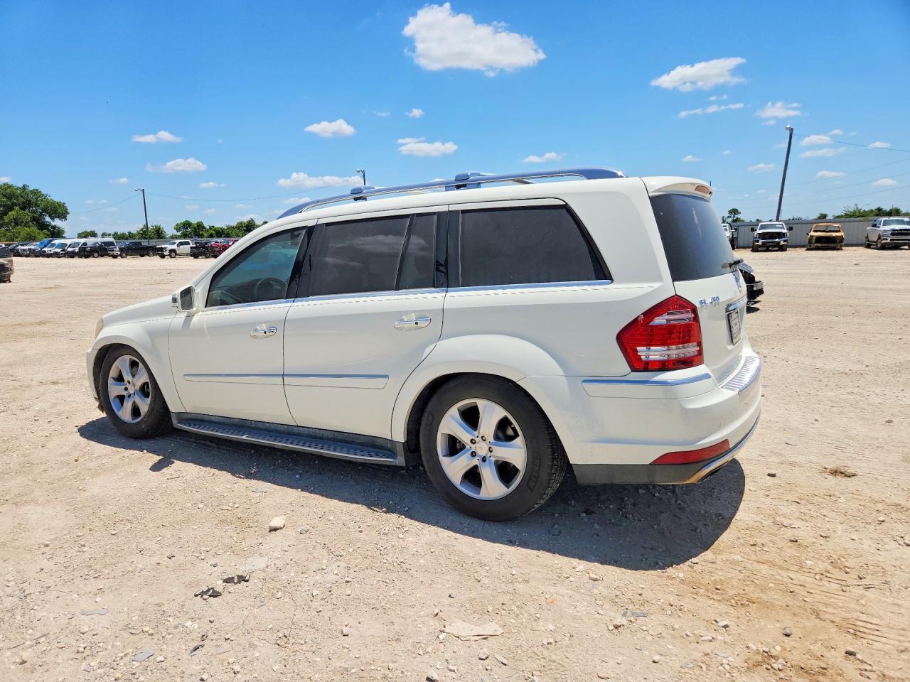 2011 Mercedes-Benz Gl 450 4Matic - Image 2