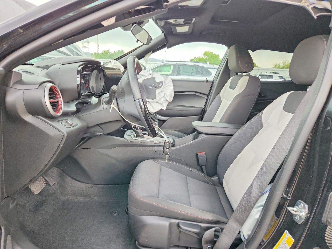 2025 Chevrolet Trax 1Rs - Image 7