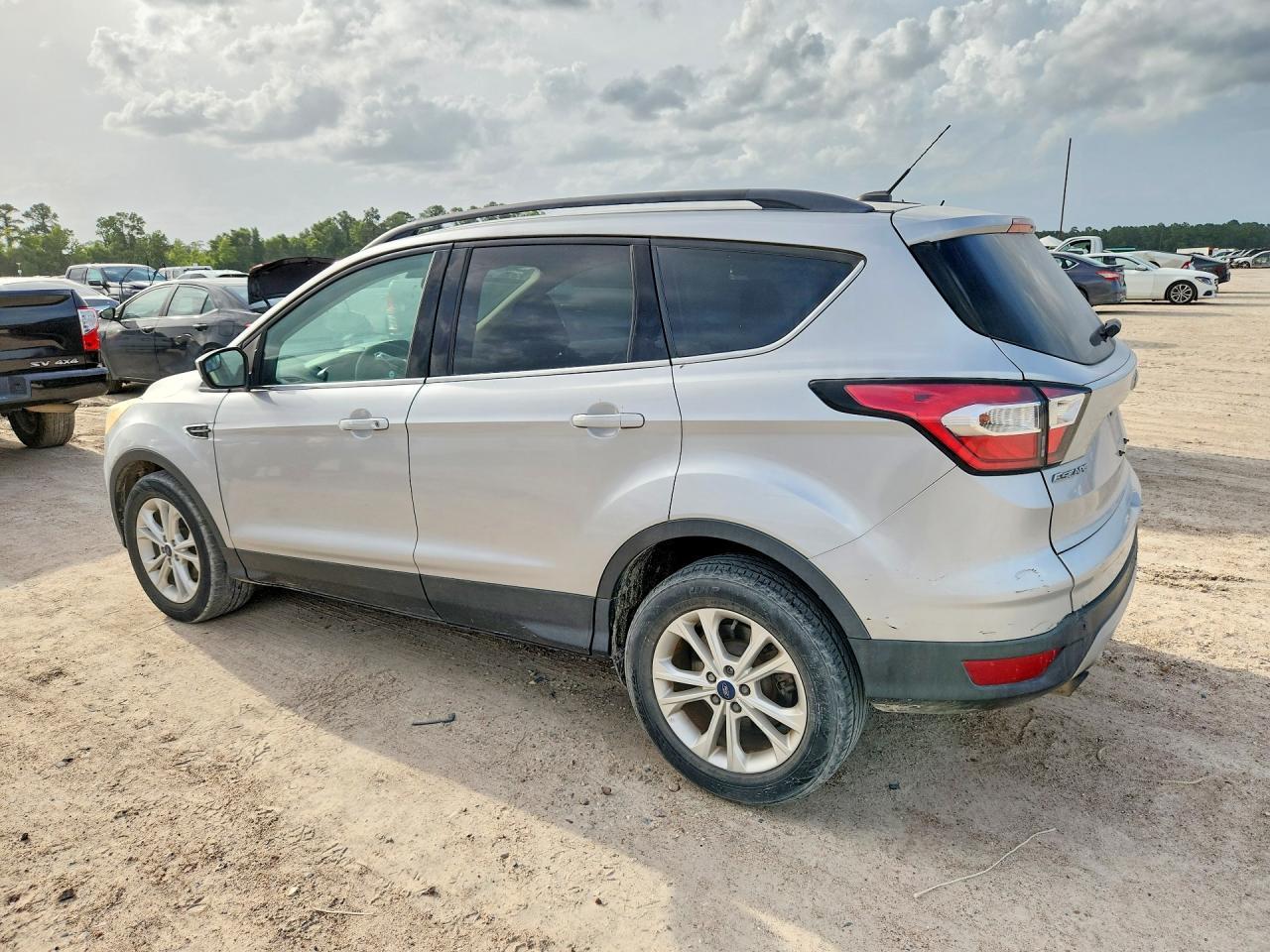 2018 Ford Escape Se - Фото 2