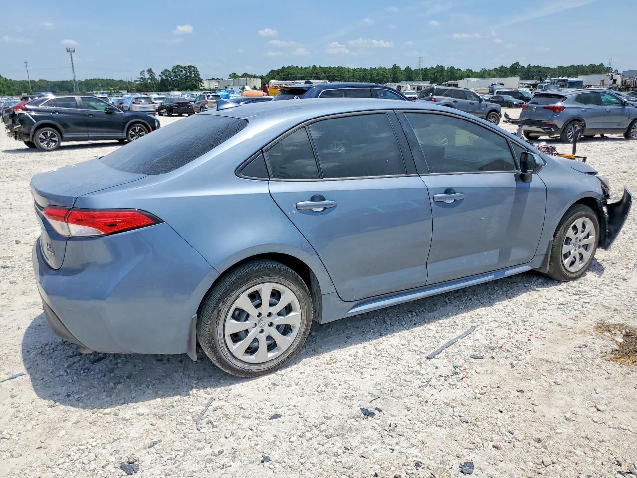 2026 Toyota Corolla Hybrid Le - Image 3