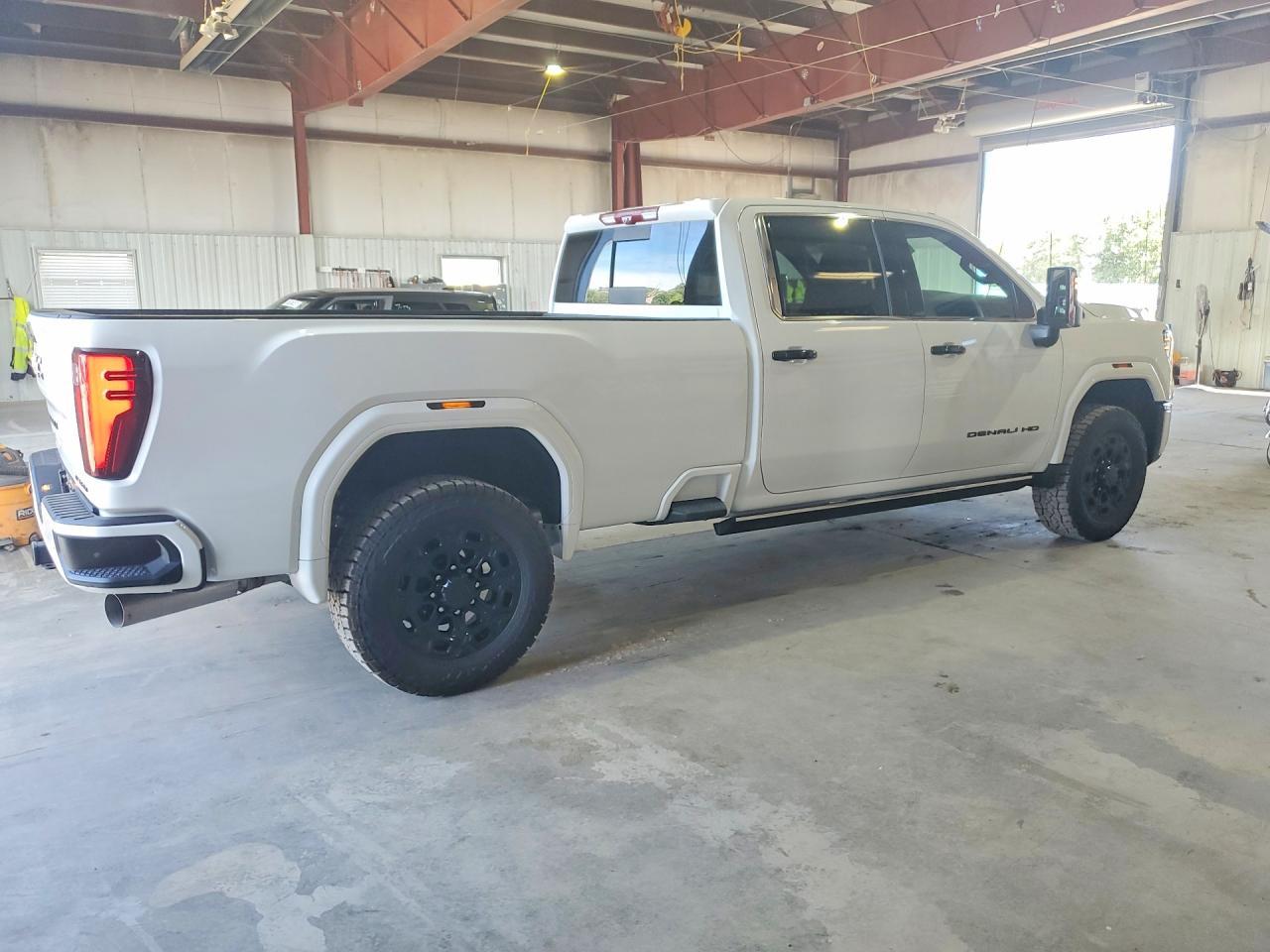 2026 GMC Sierra K3500 Denali Ultimate - Фото 3