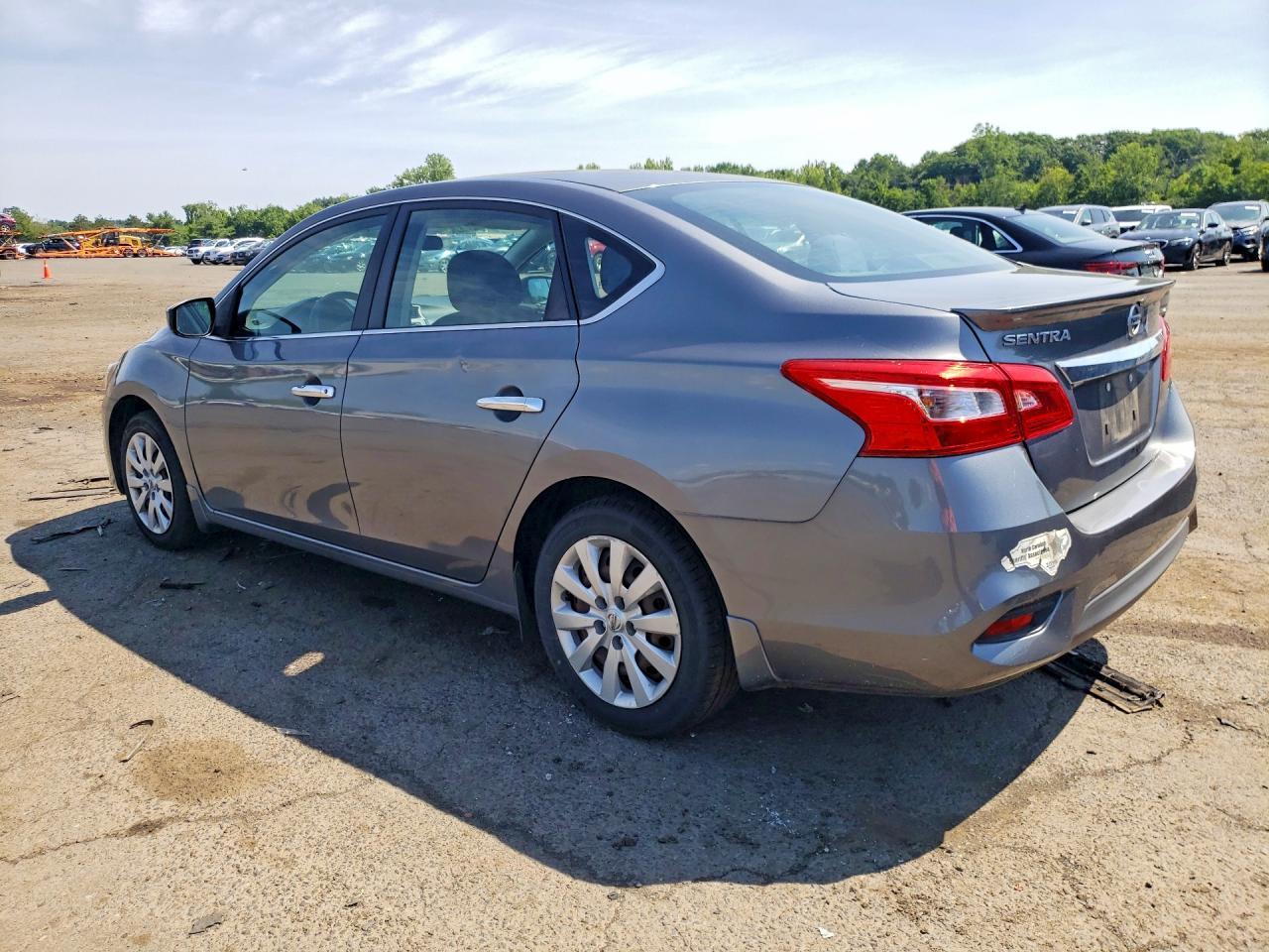 2015 Nissan Sentra Fe+S - Image 2