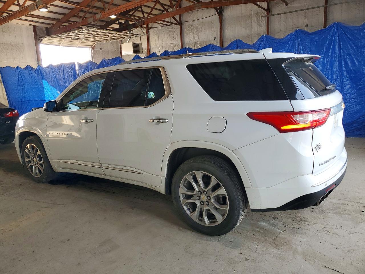 2018 Chevrolet Traverse Premier - Фото 2