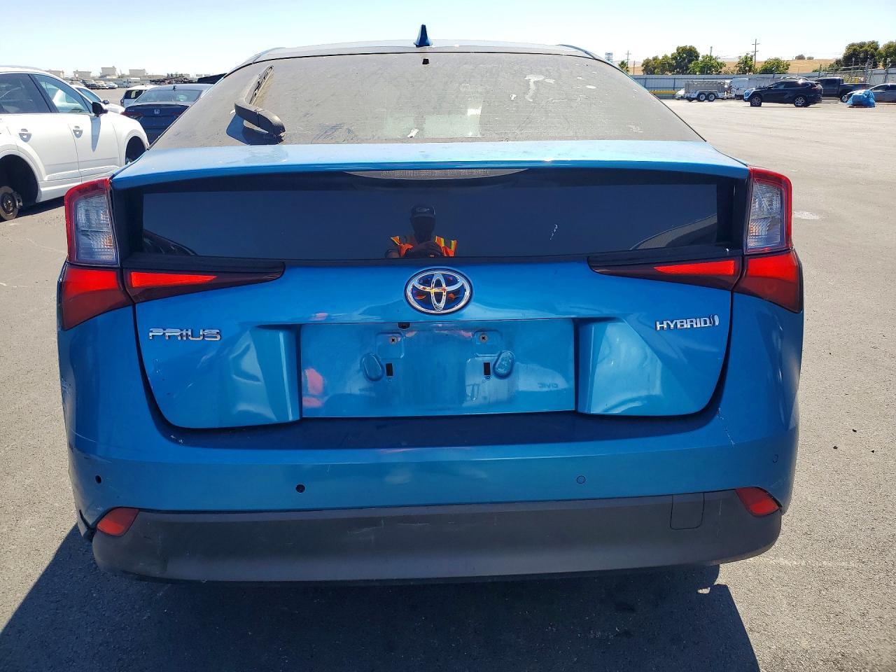 2019 Toyota Prius Le - Фото 6