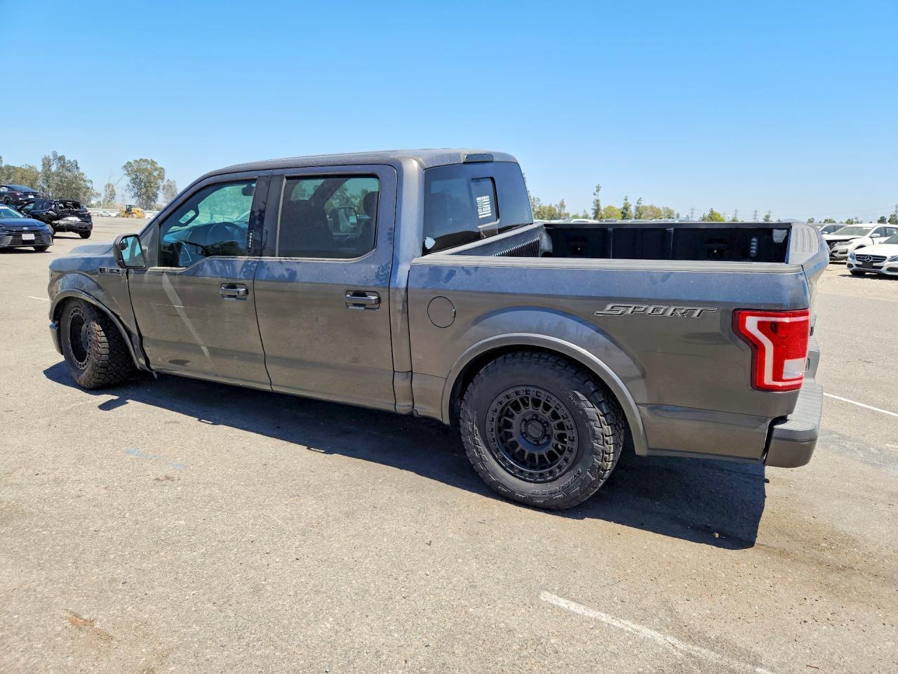 2016 Ford F150 Supercrew - Фото 2