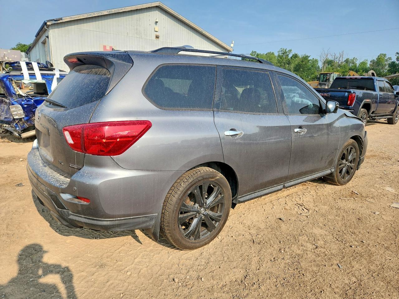 2018 Nissan Pathfinder Sl - Фото 3