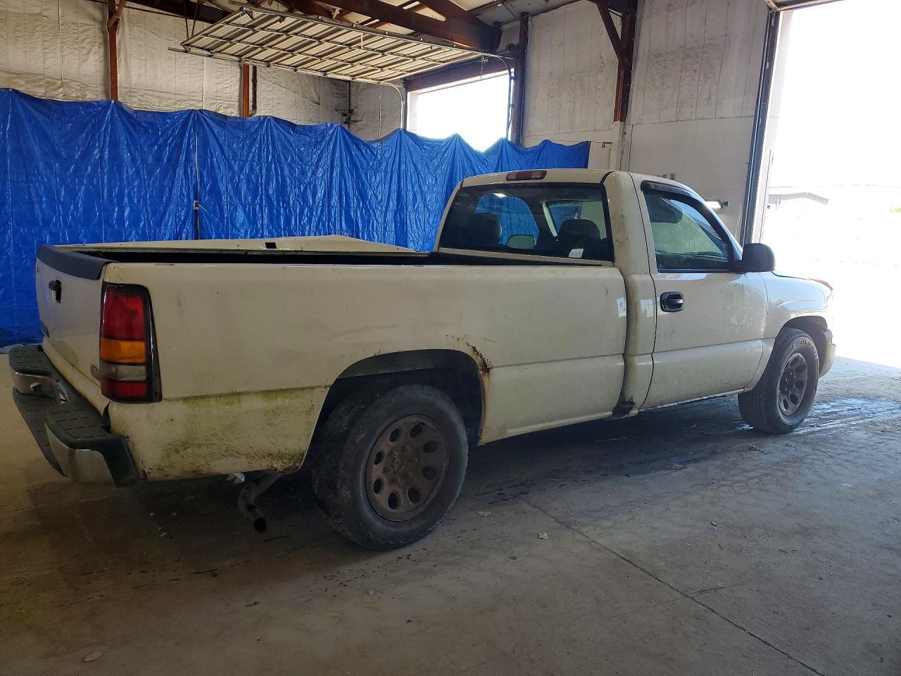 2006 GMC New Sierra C1500 - Image 3