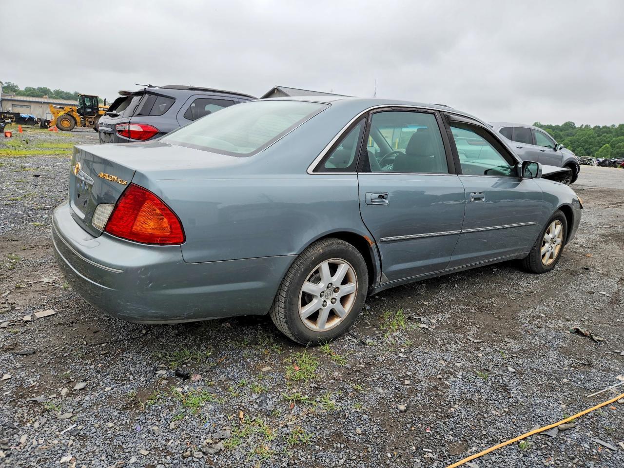 2002 Toyota Avalon Xls - Image 3