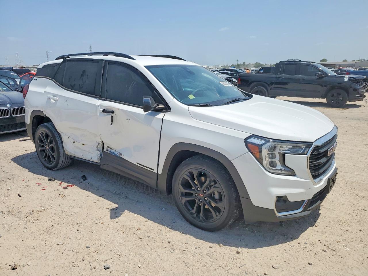 2022 GMC Terrain Sle - Image 4