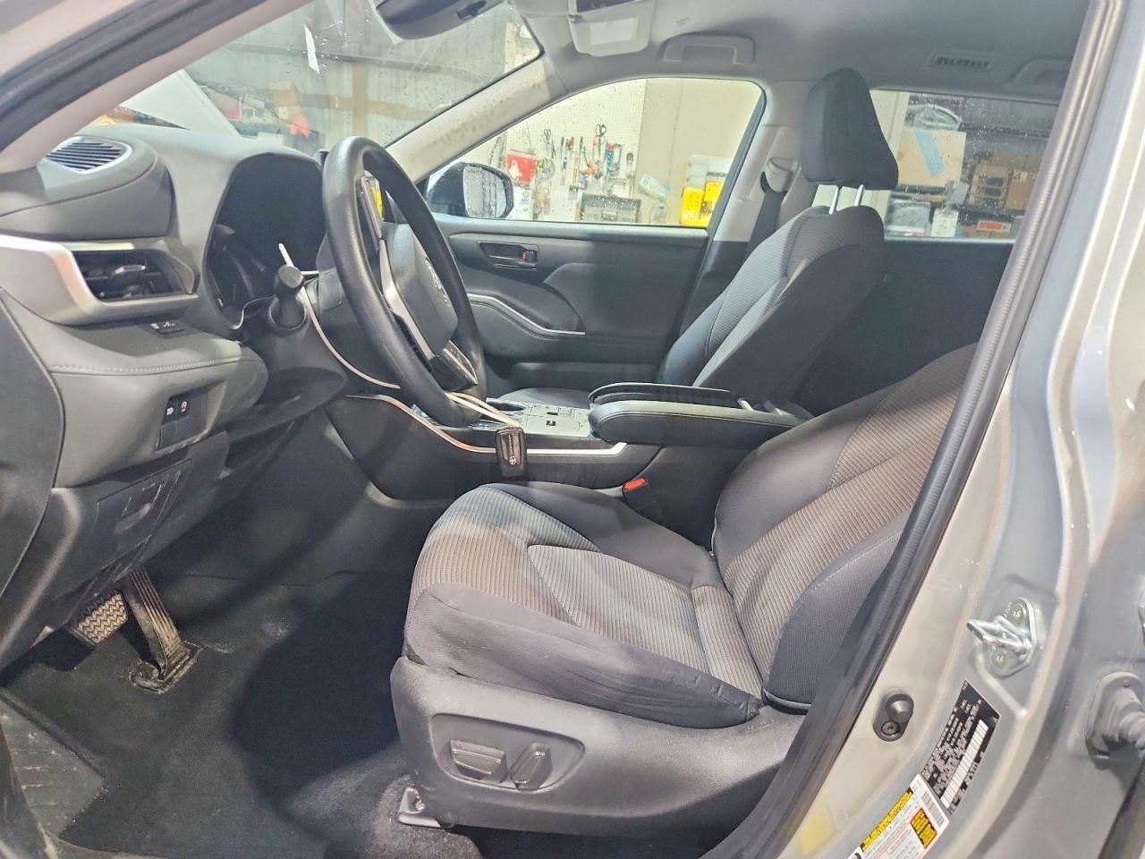 2023 Toyota Highlander L - Фото 7