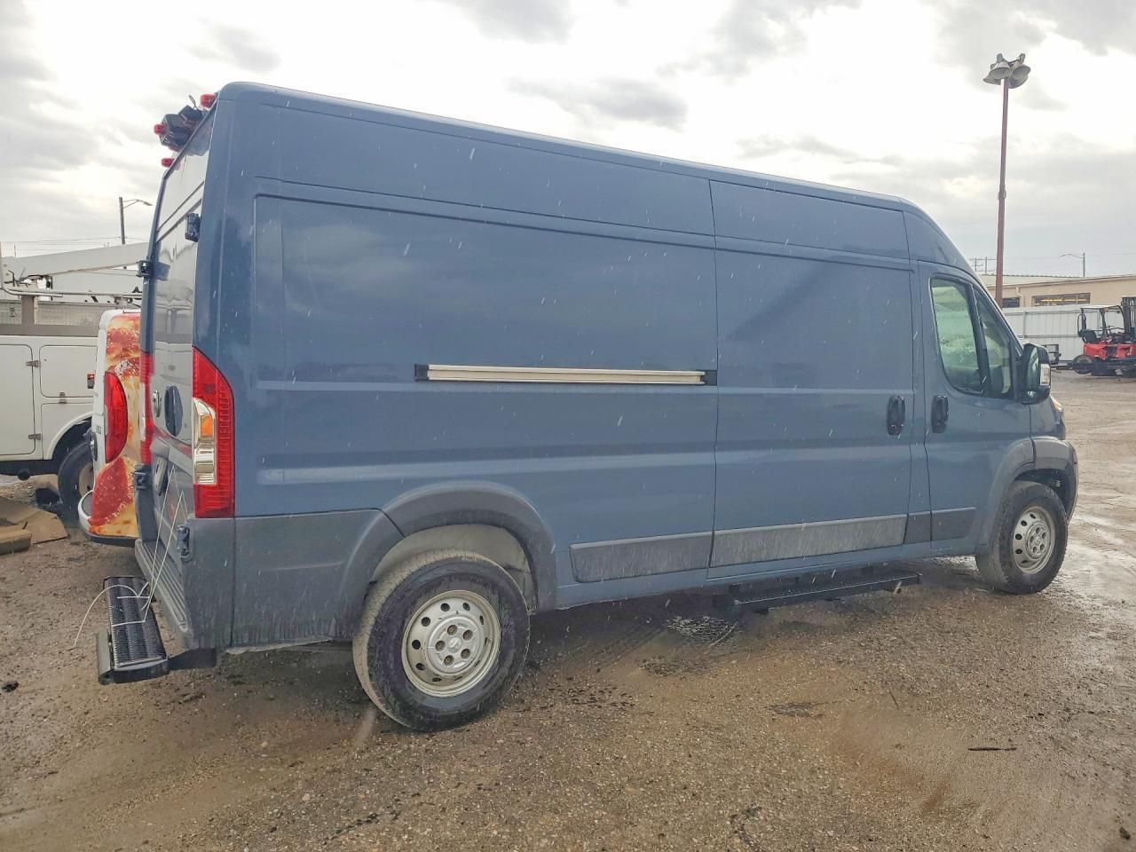 2018 Ram Promaster 2500 Delivery Van - Фото 3