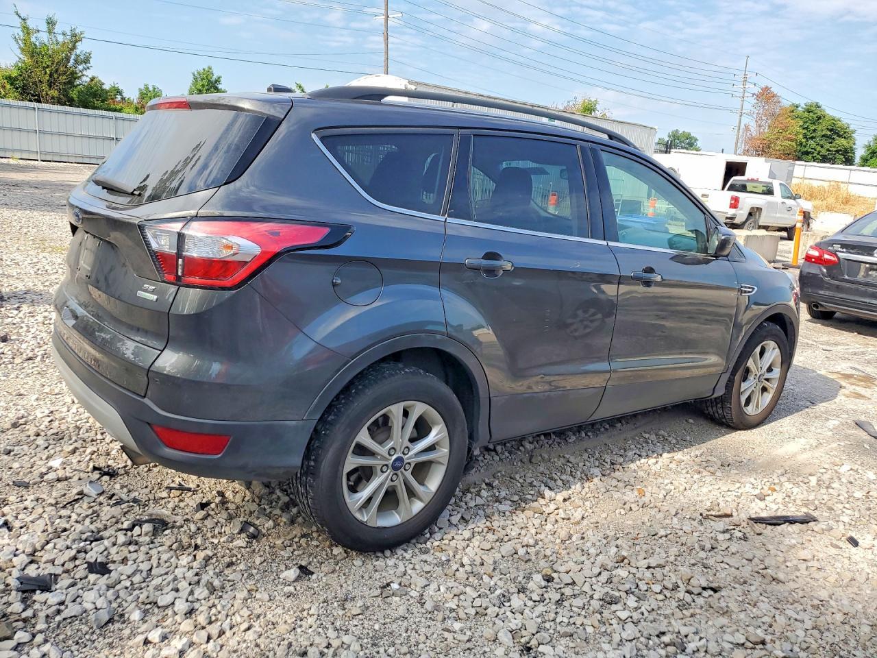 2018 Ford Escape Se - Фото 3