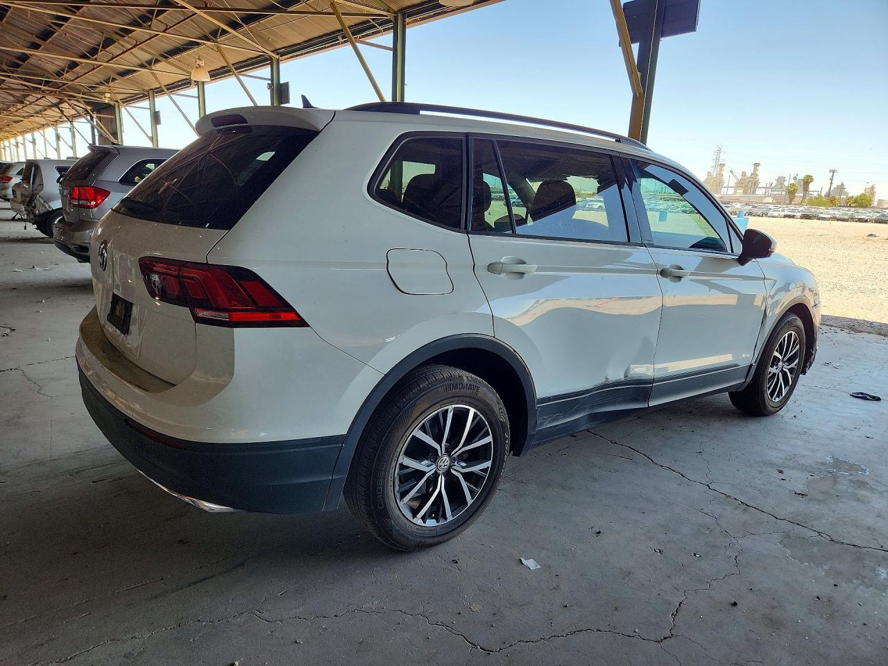 2021 Volkswagen Tiguan S - Фото 3