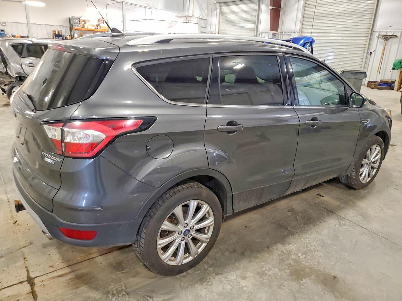 2018 Ford Escape Titanium - Фото 3