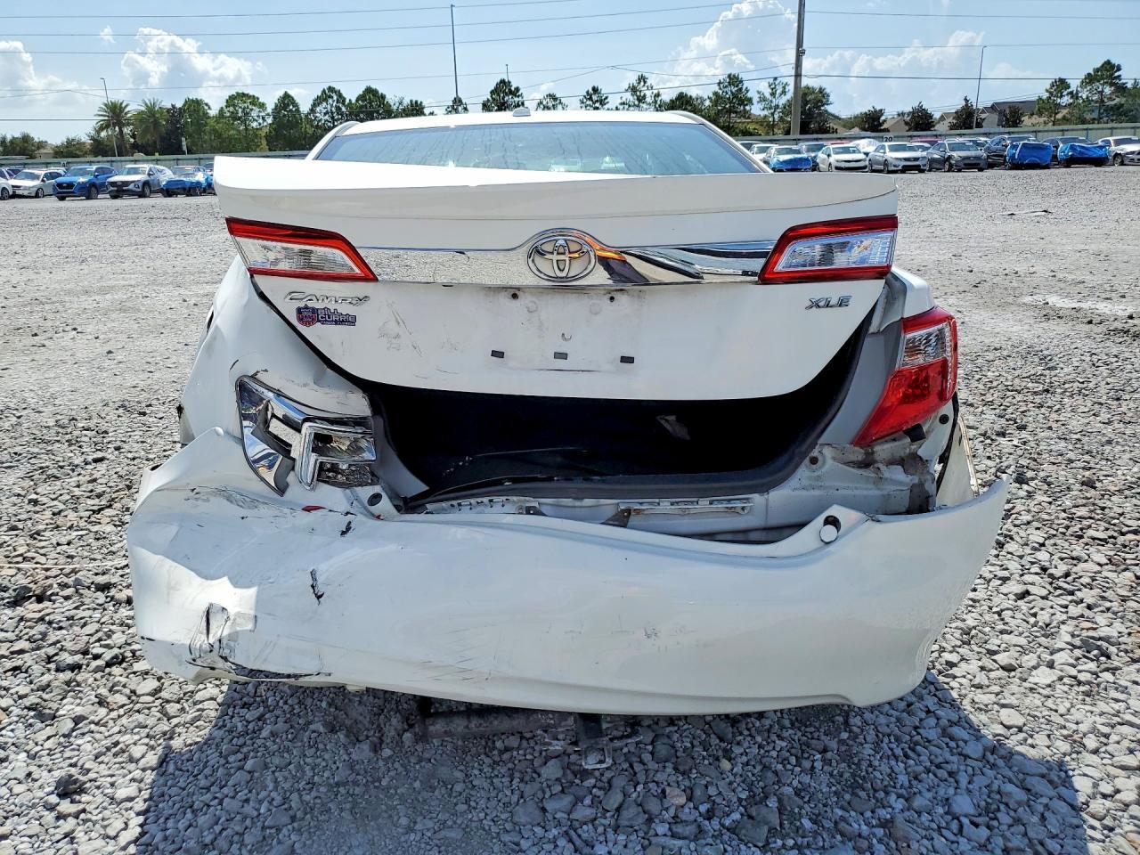 2012 Toyota Camry Xle - Image 6