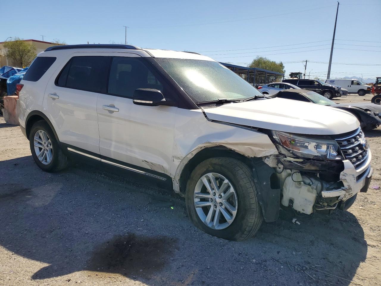2017 Ford Explorer Xlt - Фото 4