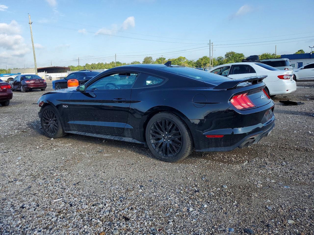 2020 Ford Mustang Gt - Фото 2