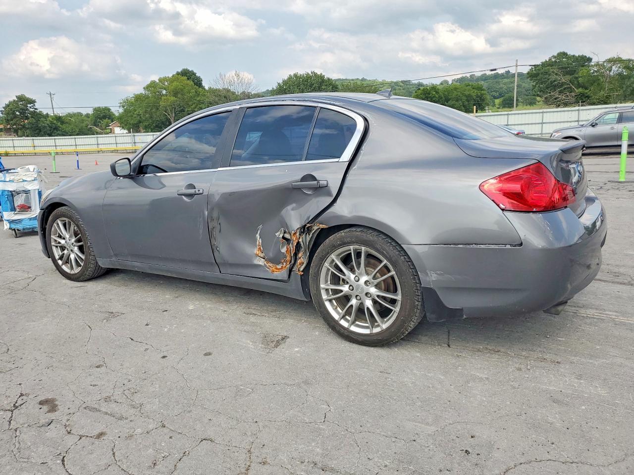 2011 Infiniti G37 Sedan Journey - Image 2