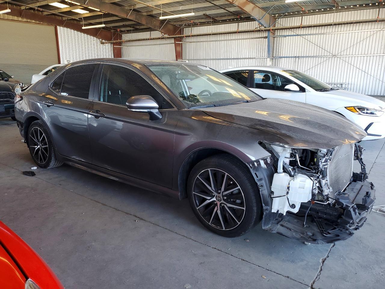 2021 Toyota Camry Se - Image 4