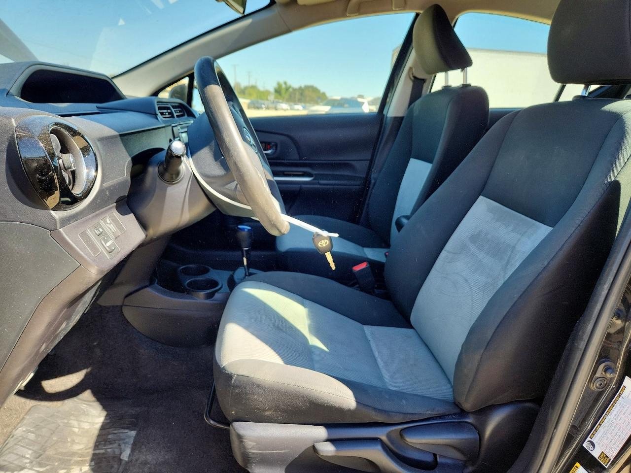 2015 Toyota Prius C Two - Фото 7