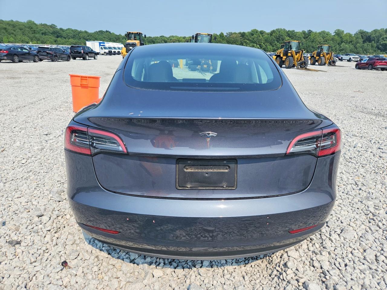 2023 Tesla Model 3 - Фото 6