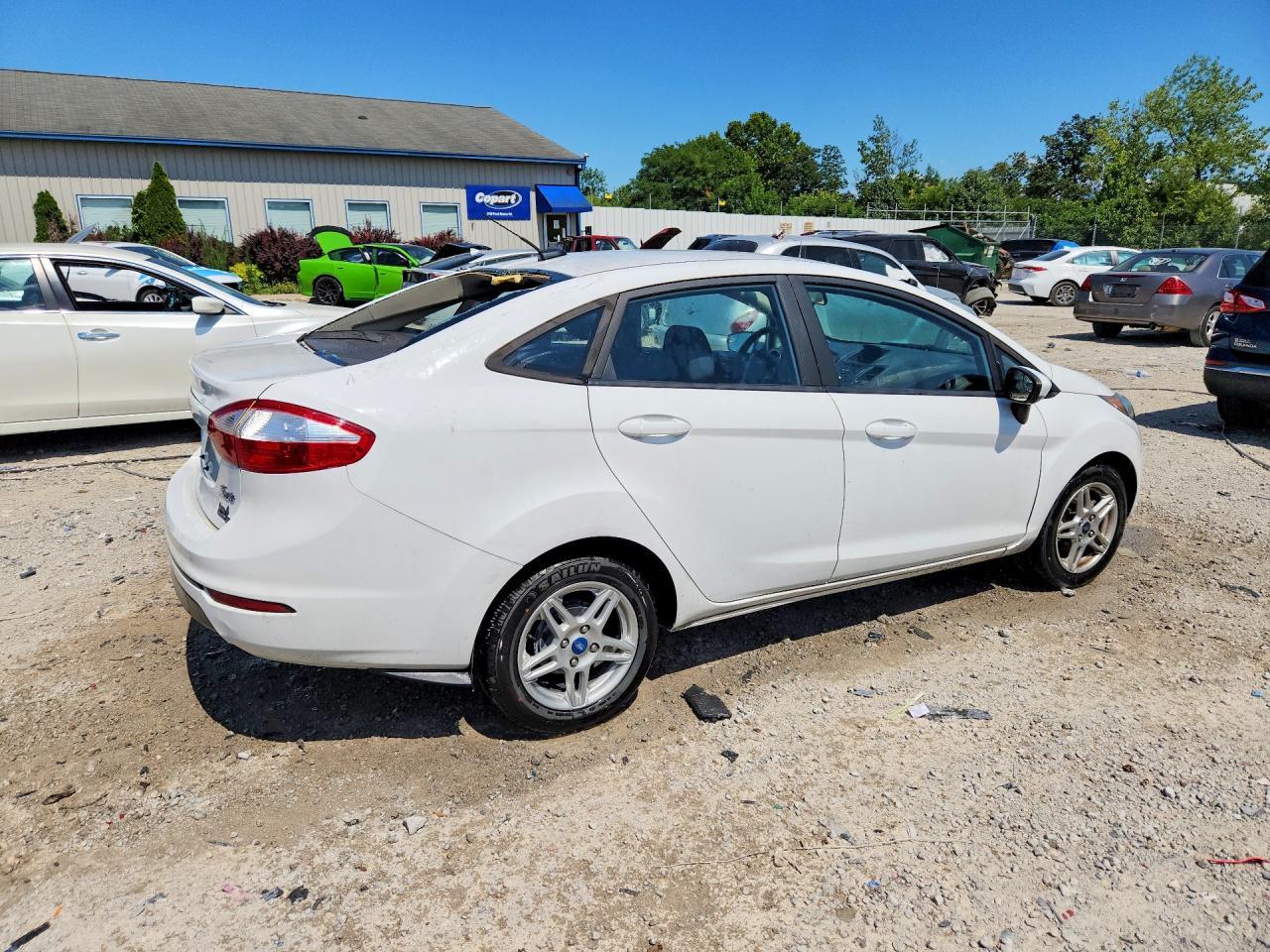 2019 Ford Fiesta Se - Фото 3