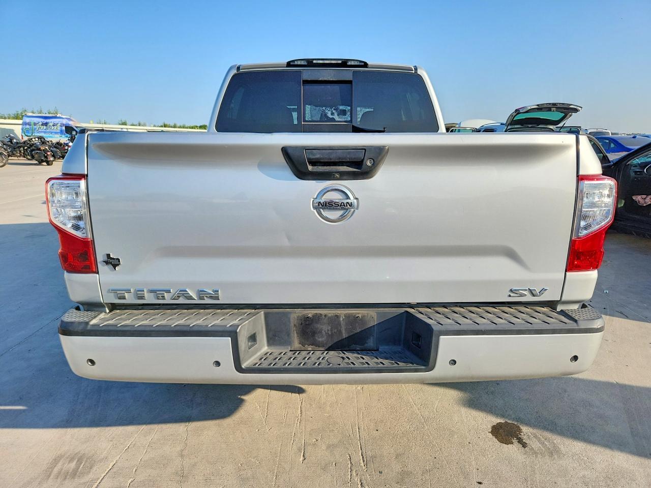 2020 Nissan Titan Sv - Image 6