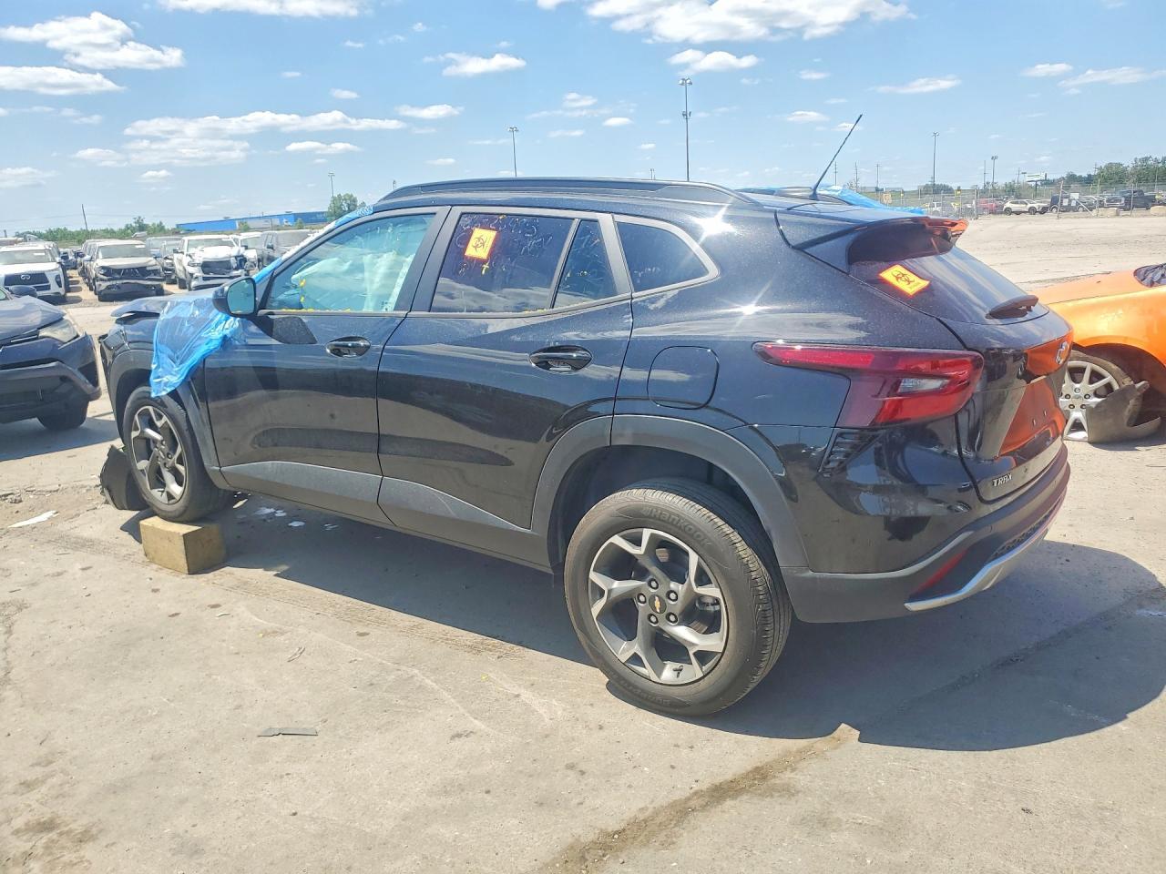 2025 Chevrolet Trax 1Lt - Фото 2