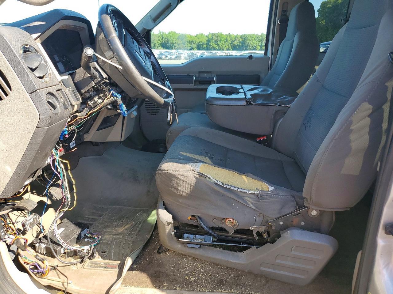 2009 Ford F250 Super Duty - Image 7