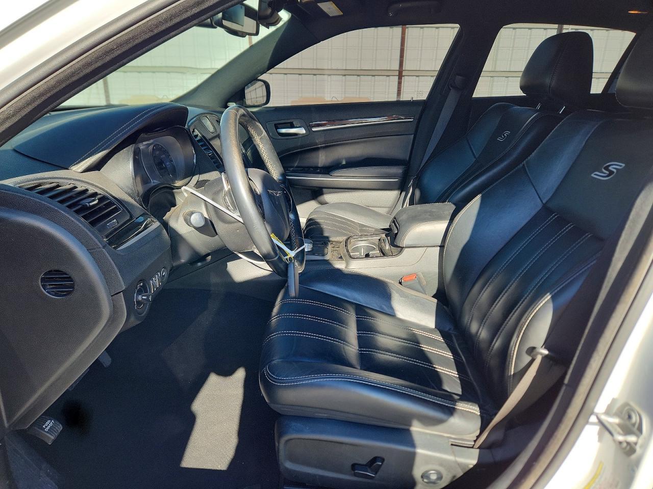 2019 Chrysler 300 S - Image 7