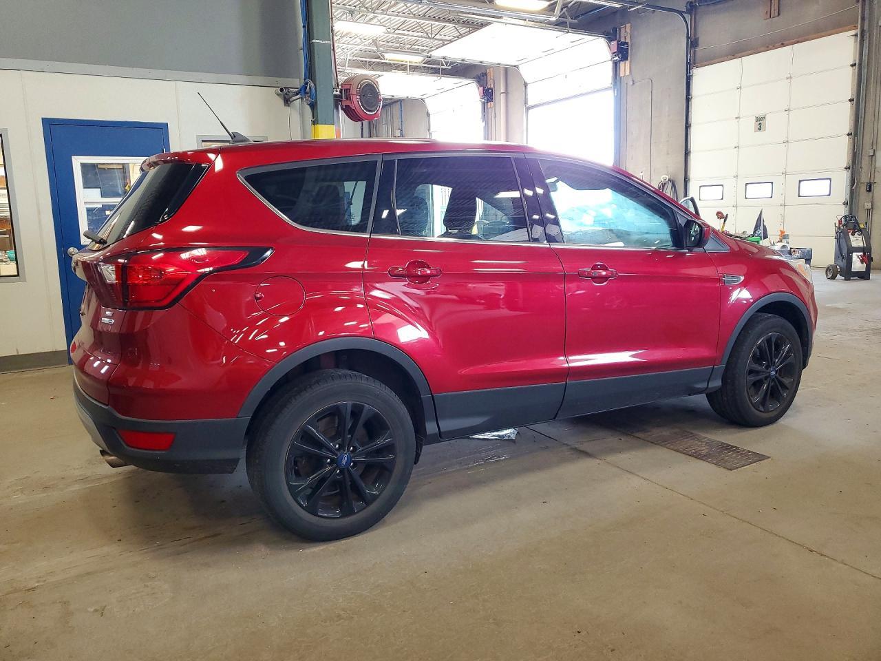 2019 Ford Escape Se - Фото 3