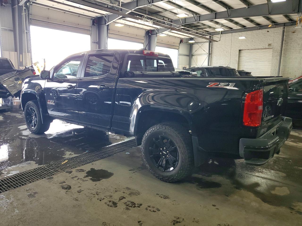 2017 Chevrolet Colorado Z71 - Фото 2