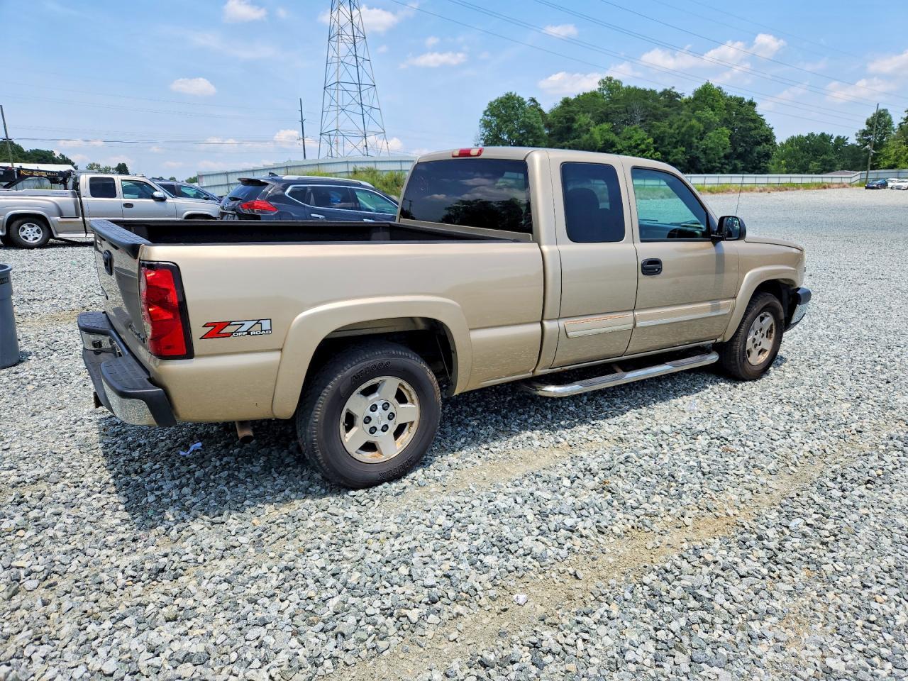 2004 Chevrolet Silverado K1500 - Image 3