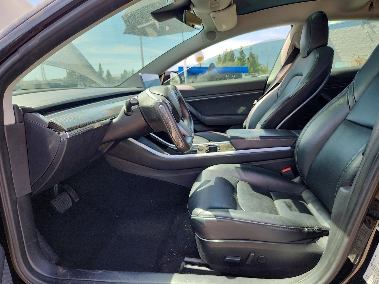 2018 Tesla Model 3 - Фото 7