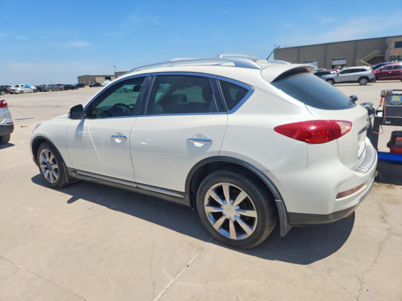 2017 Infiniti Qx50 Base - Image 2