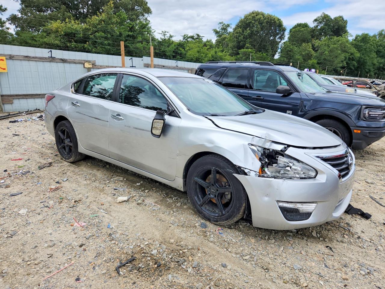 2015 Nissan Altima 2.5 S - Image 4