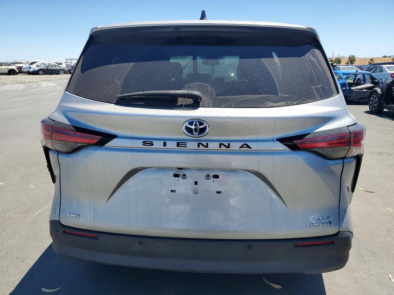2021 Toyota Sienna Xle - Фото 6