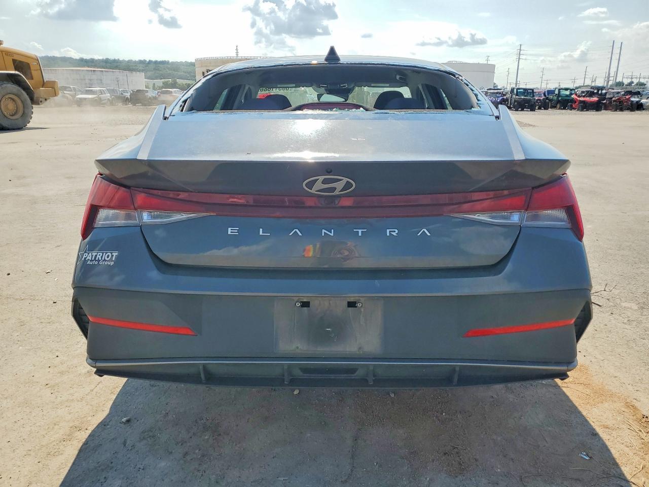 2024 Hyundai Elantra - Image 6