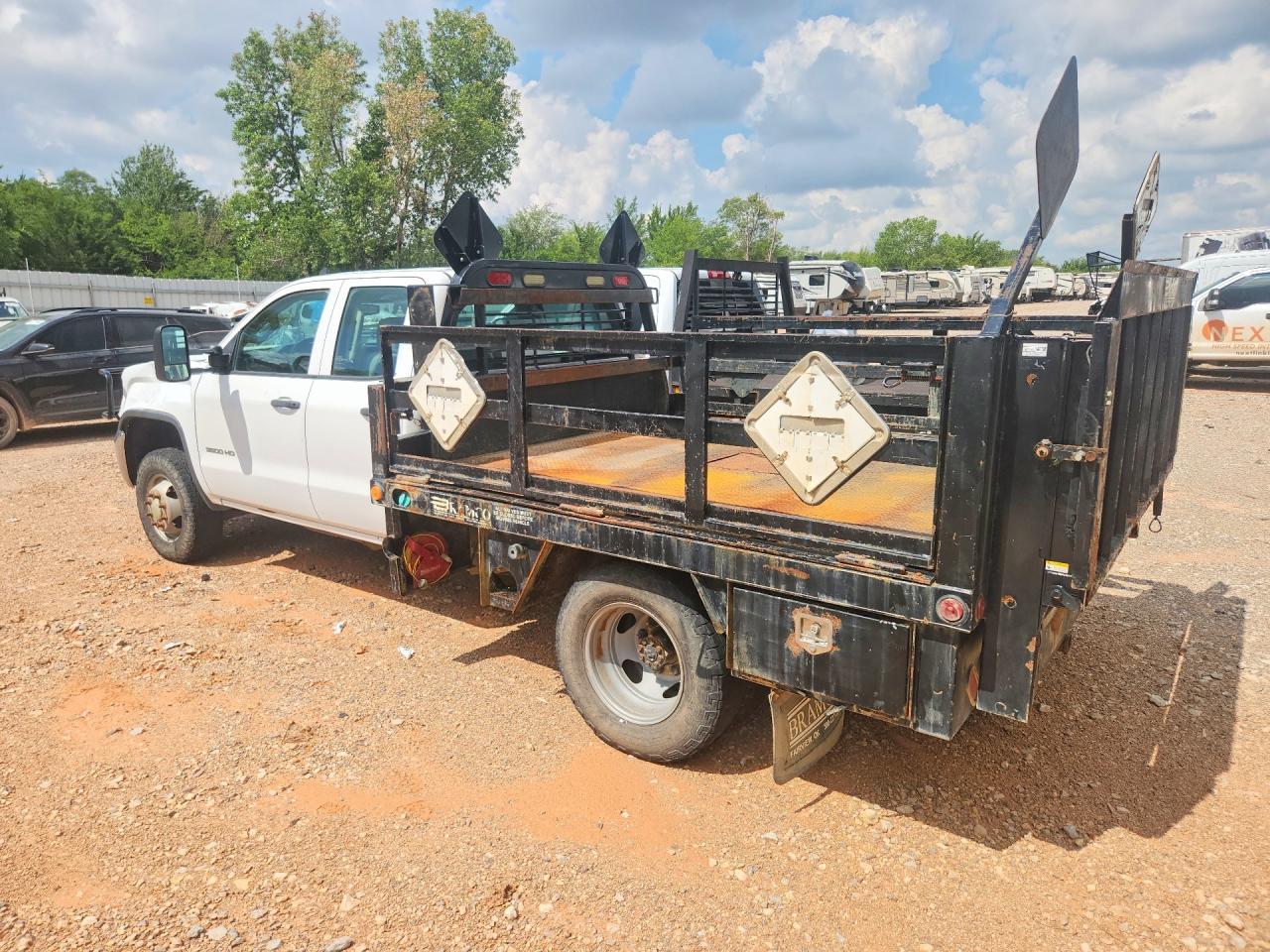 2016 GMC Sierra K3500 - Image 2