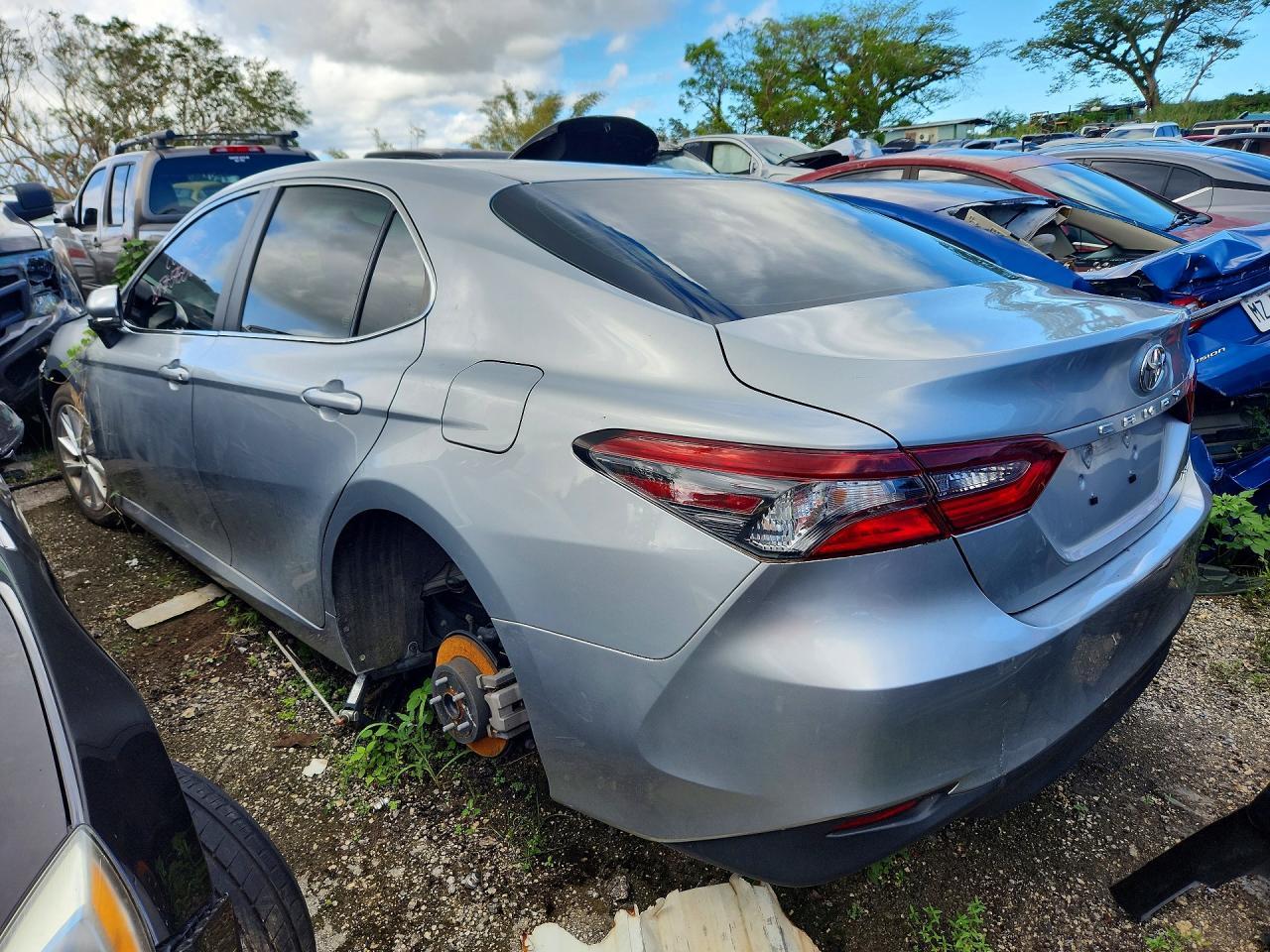 2023 Toyota Camry Le - Фото 2