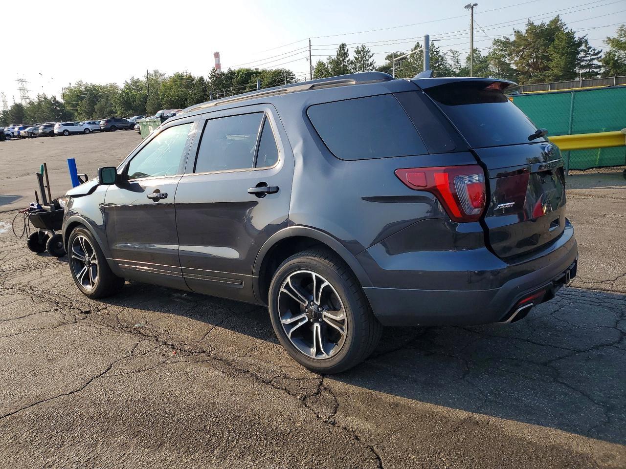 2017 Ford Explorer Sport - Фото 2