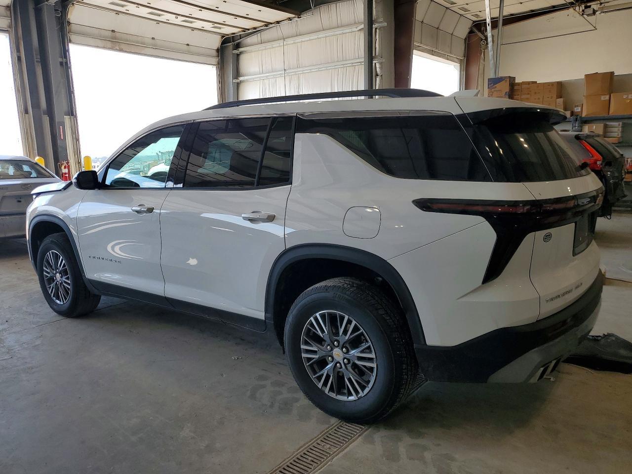 2025 Chevrolet Traverse Lt - Фото 2