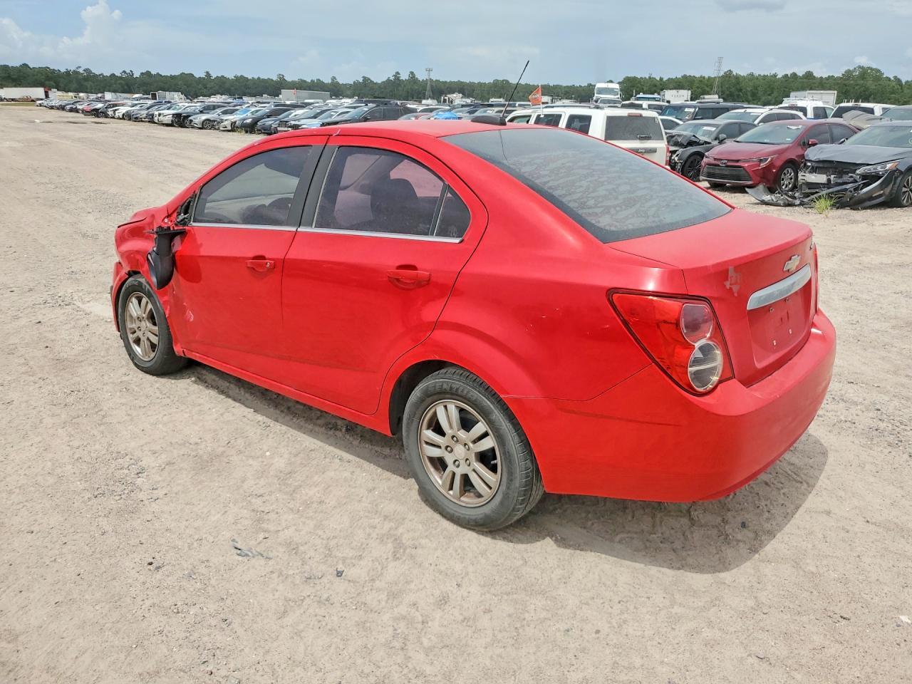 2015 Chevrolet Sonic Lt - Image 2