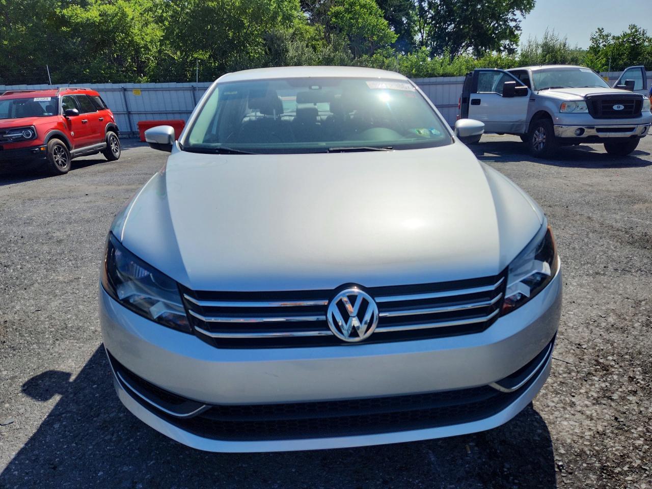 2014 Volkswagen Passat S - Фото 5